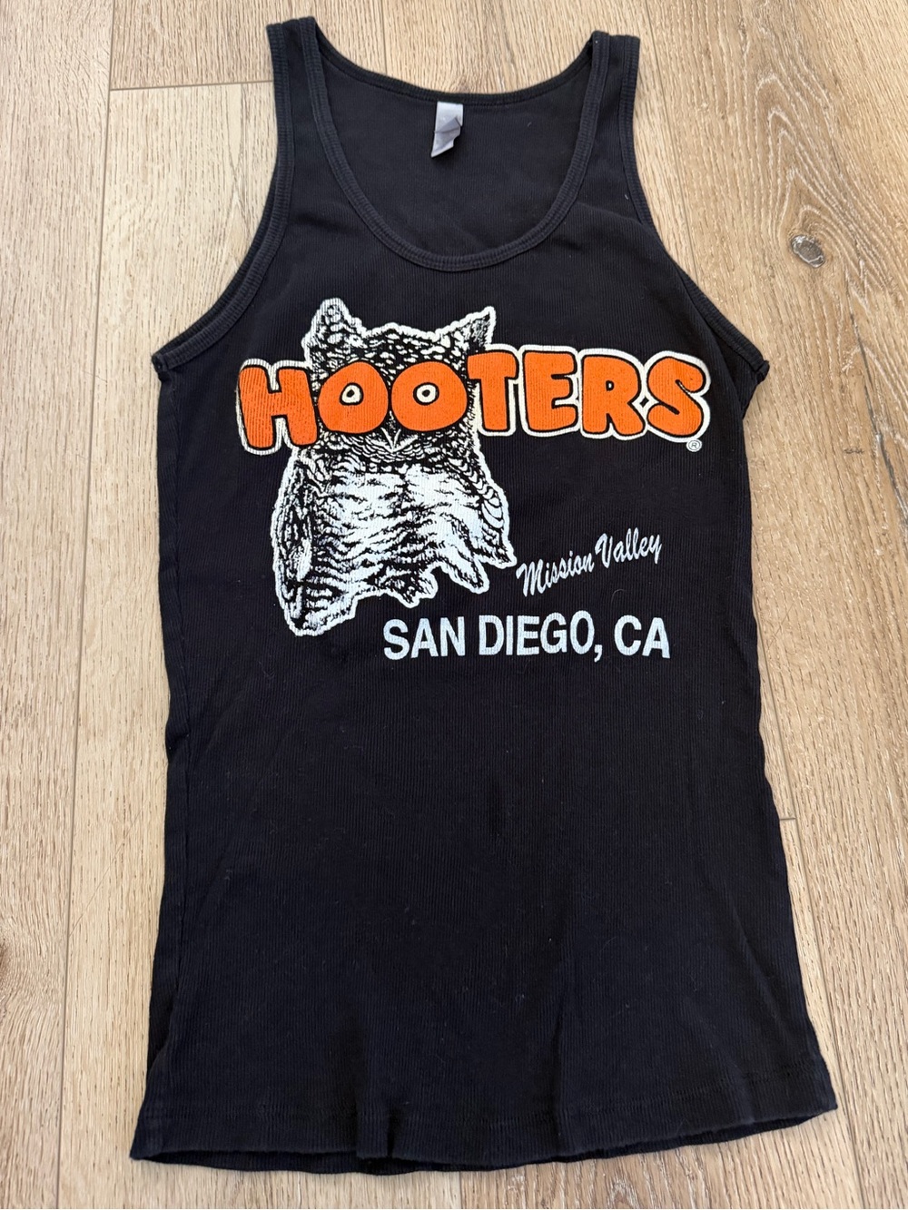 Hooters San Diego graphic black tank